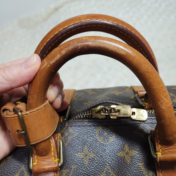 Authentic Louis Vuitton Bag & YSL makeup bag - Picture 7 of 16